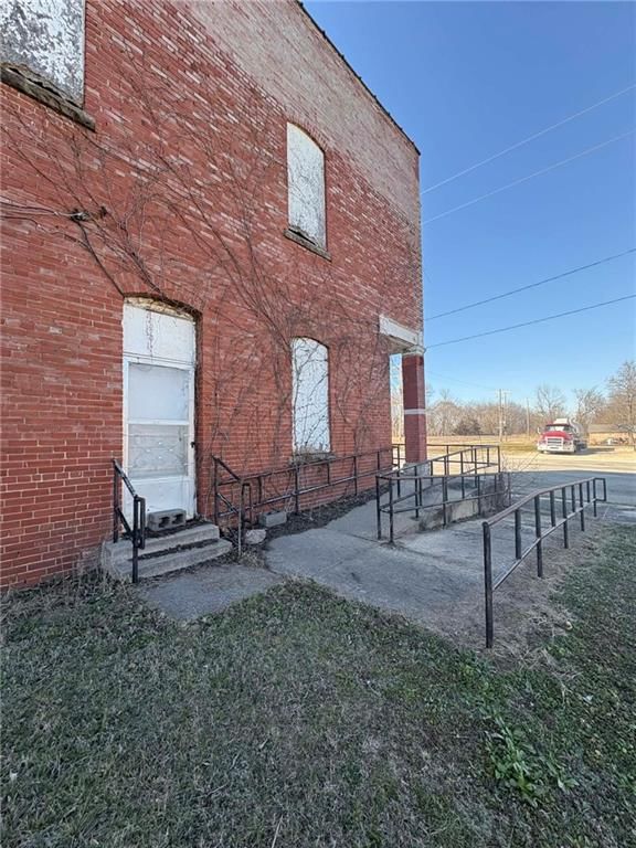 124 W Main Street — photo 17