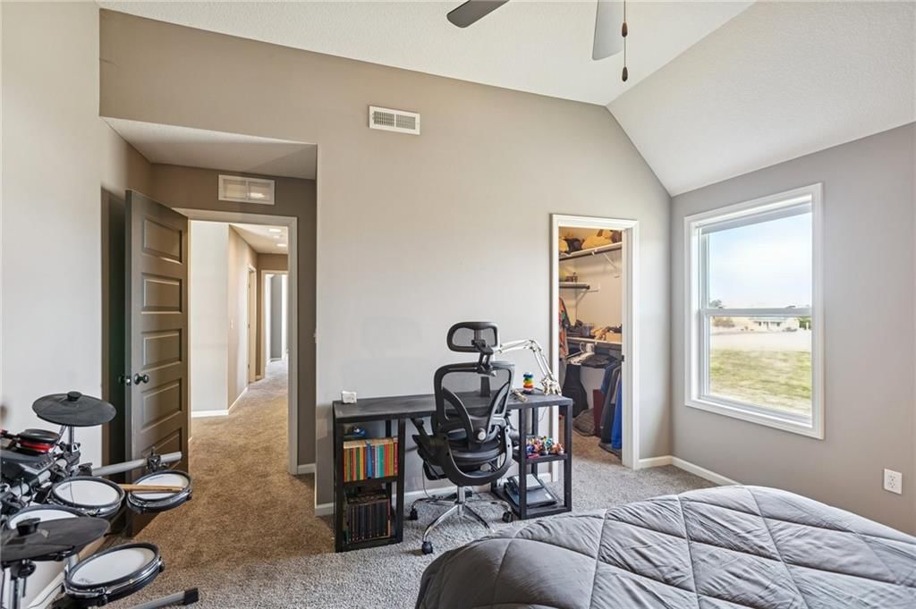 17205 Thomas Lane Road — photo 32