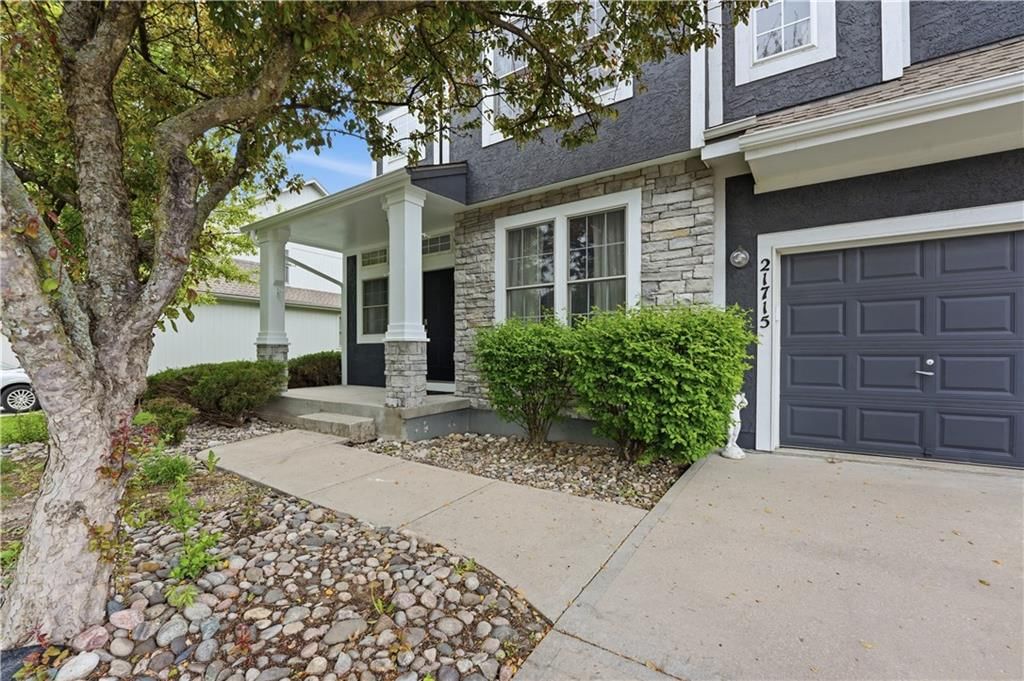 21715 W 100 Terrace — photo 2