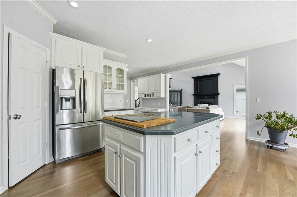 21715 W 100 Terrace — photo 10