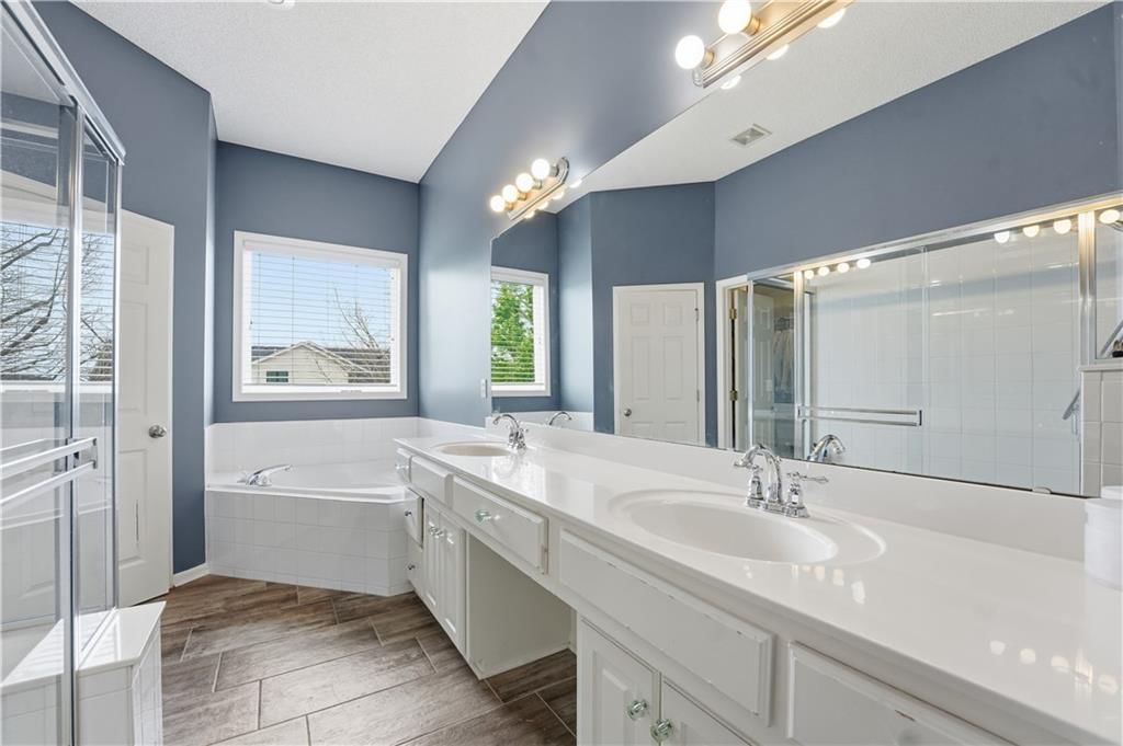 21715 W 100 Terrace — photo 20