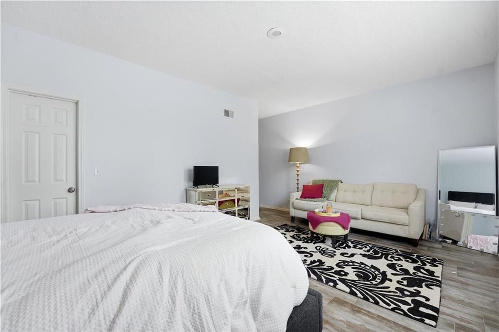 21715 W 100 Terrace — photo 32