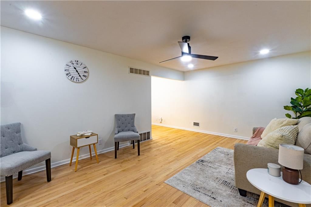 8008 Hardy Avenue — photo 11