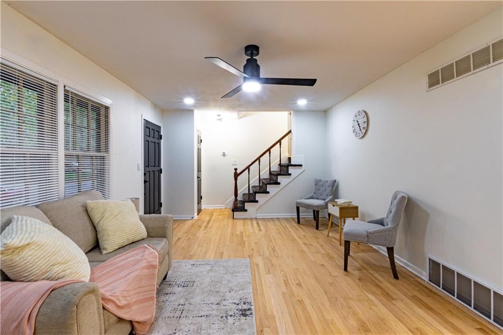 8008 Hardy Avenue — photo 12