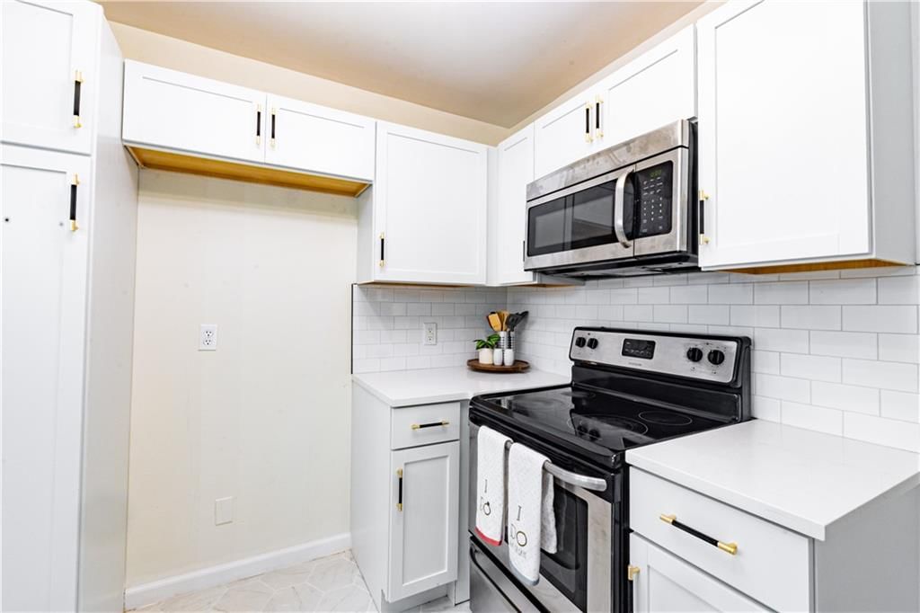 8008 Hardy Avenue — photo 27