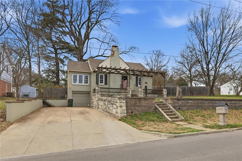 3014 Shrine Park Road, Leavenworth, KS
