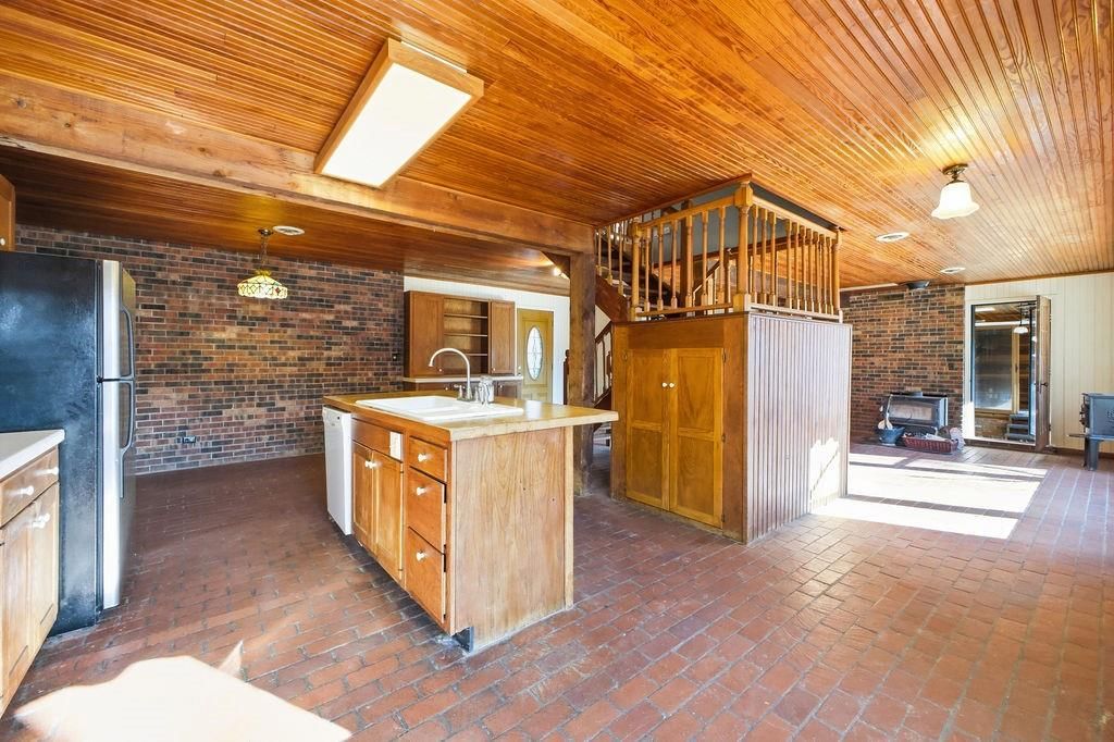 9246 Albany Road — photo 13
