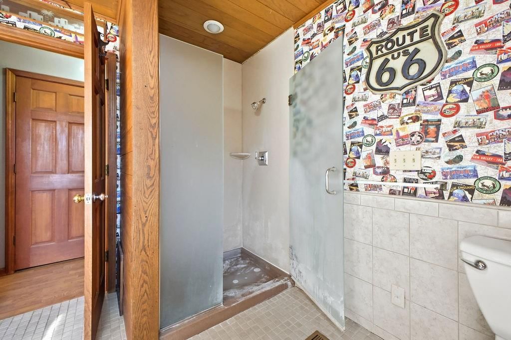 9246 Albany Road — photo 42