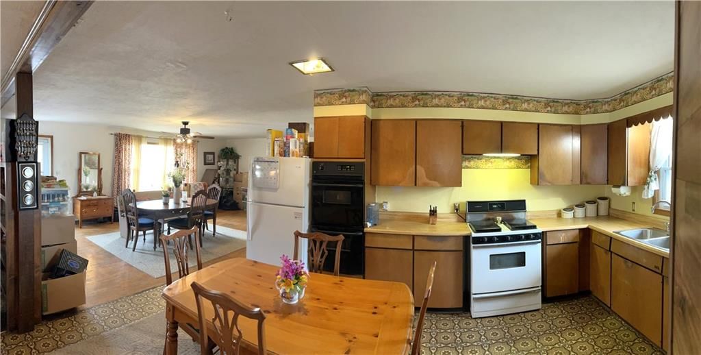 220 W John Street — photo 9