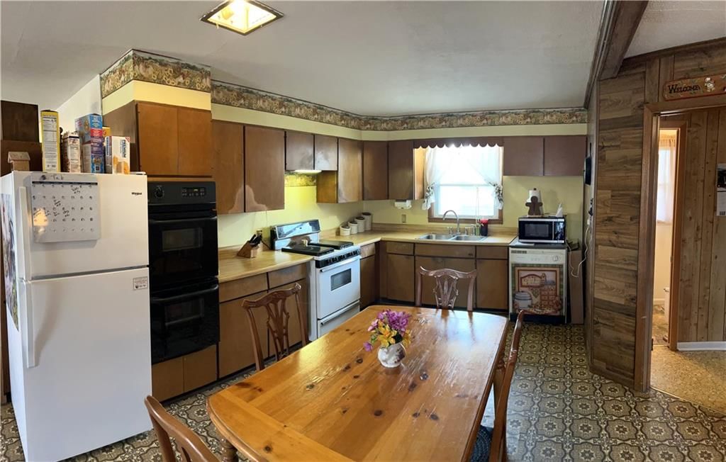 220 W John Street — photo 10