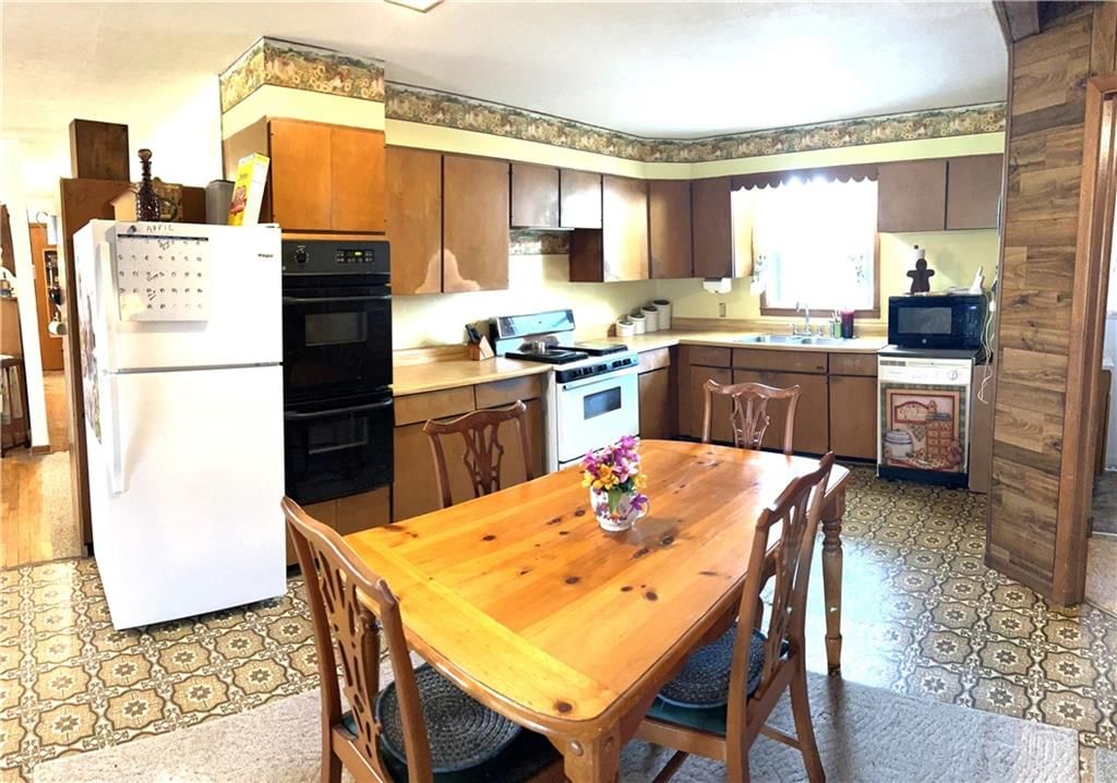 220 W John Street — photo 13