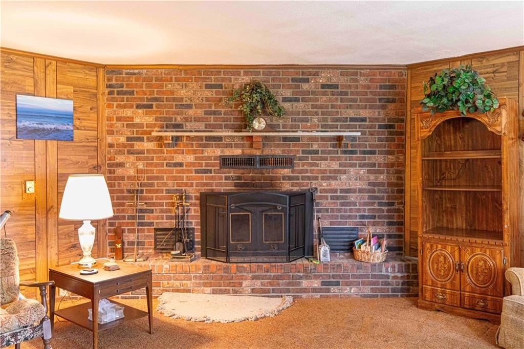 220 W John Street — photo 16