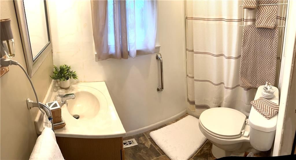 220 W John Street — photo 17