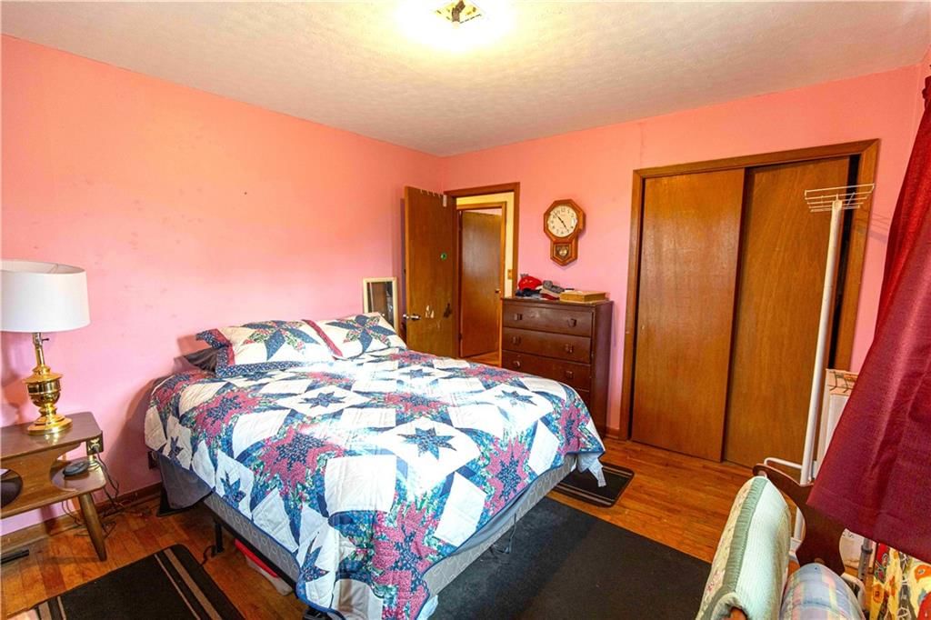 220 W John Street — photo 20