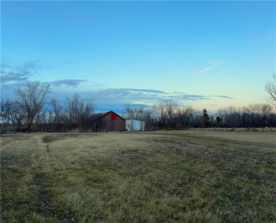 220 W John Street — photo 23