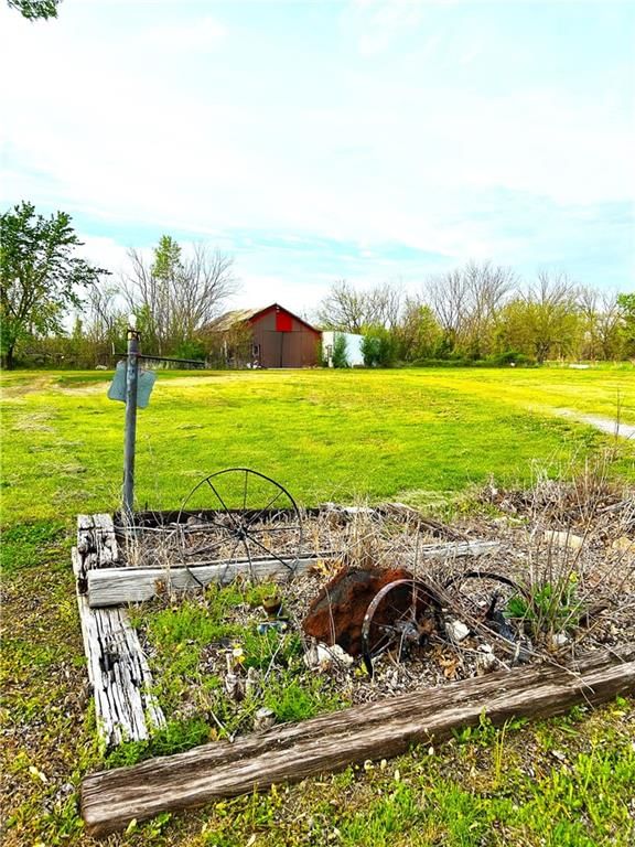 220 W John Street — photo 27
