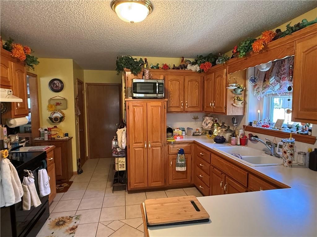 617 Oakwood Street — photo 25