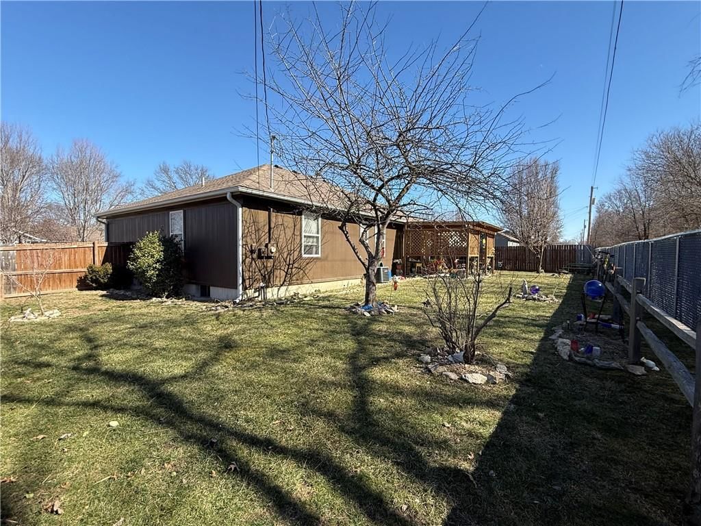 617 Oakwood Street — photo 28