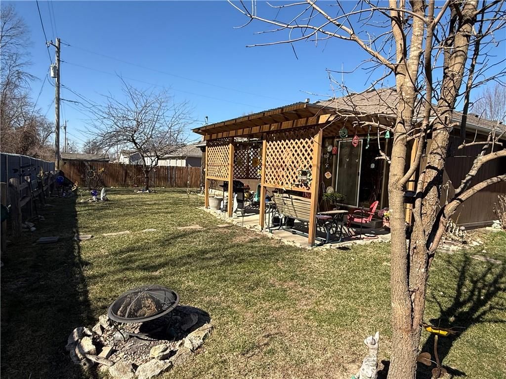 617 Oakwood Street — photo 30
