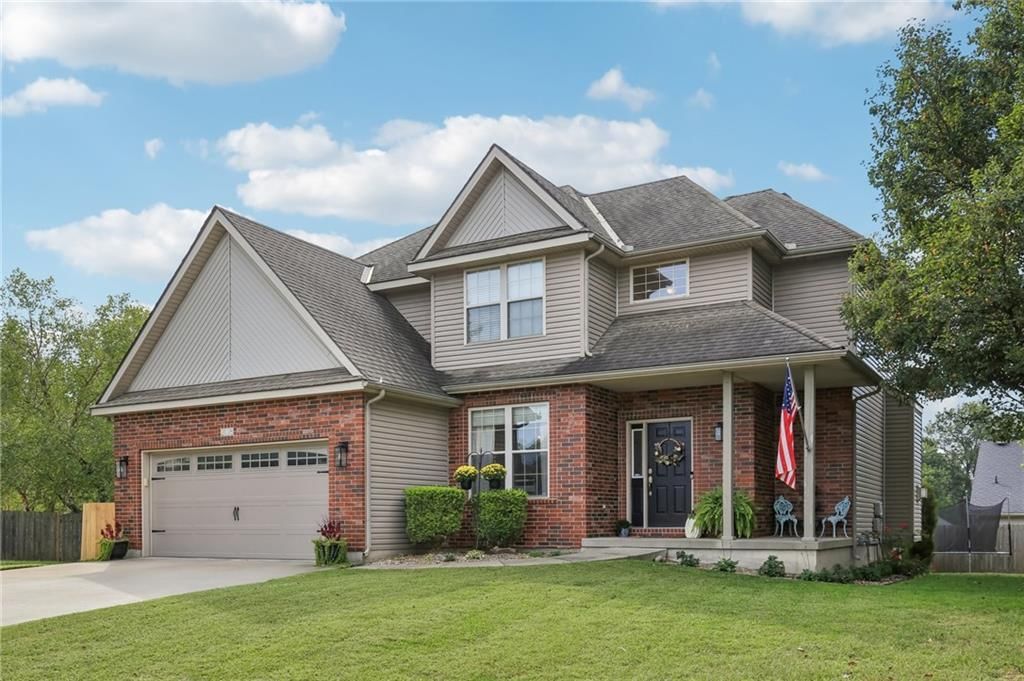 208 Westgate Court — photo 3