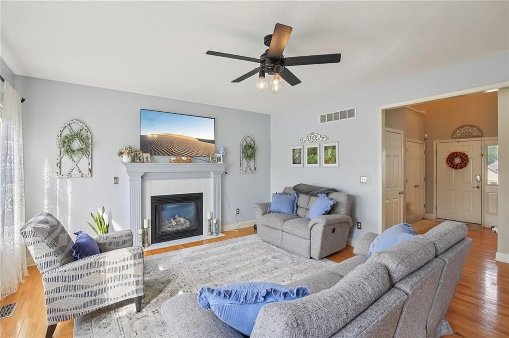 208 Westgate Court — photo 6