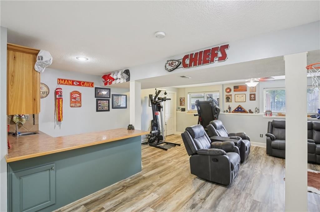 208 Westgate Court — photo 17