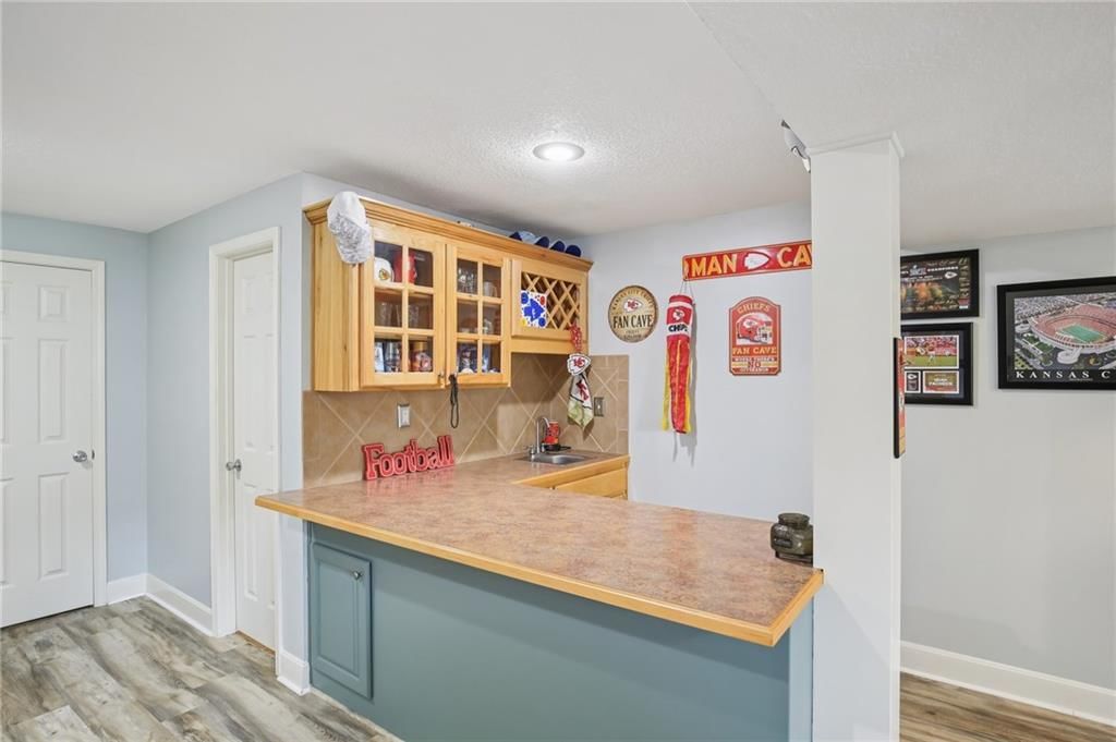 208 Westgate Court — photo 20
