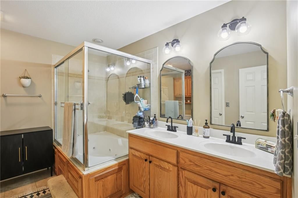 208 Westgate Court — photo 21