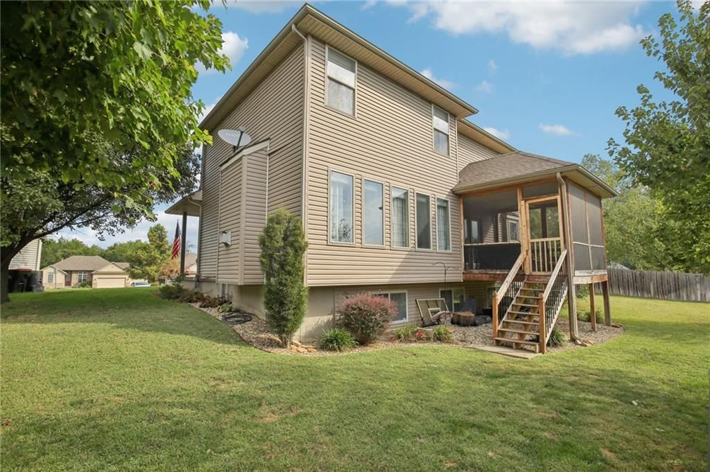 208 Westgate Court — photo 34