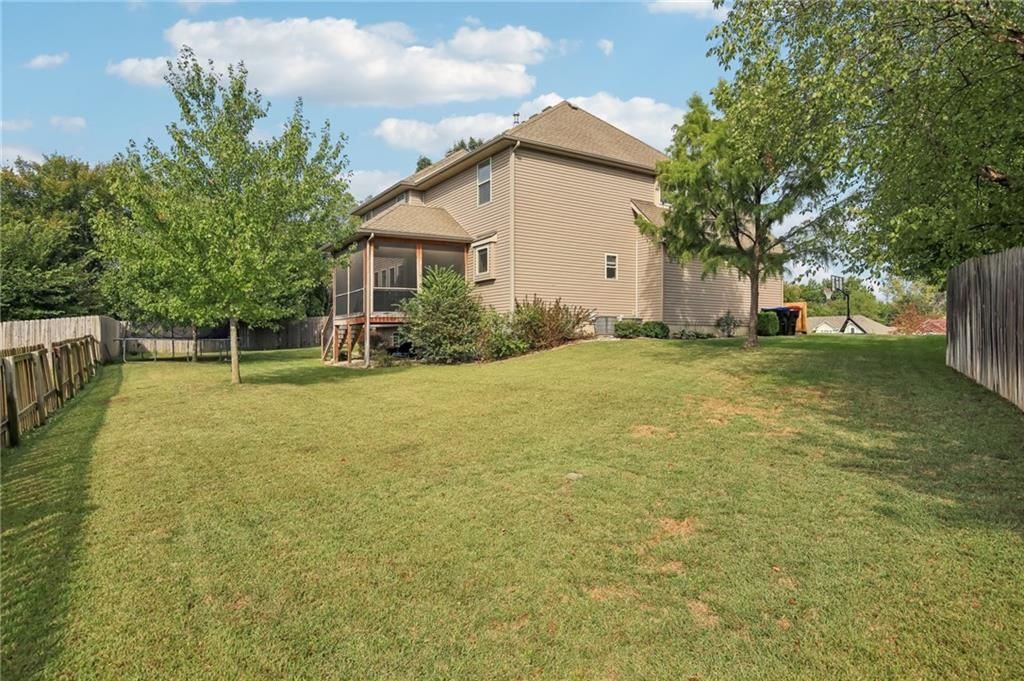 208 Westgate Court — photo 35