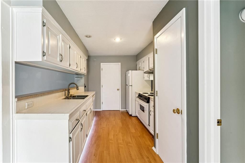419 W 104th Street — photo 9
