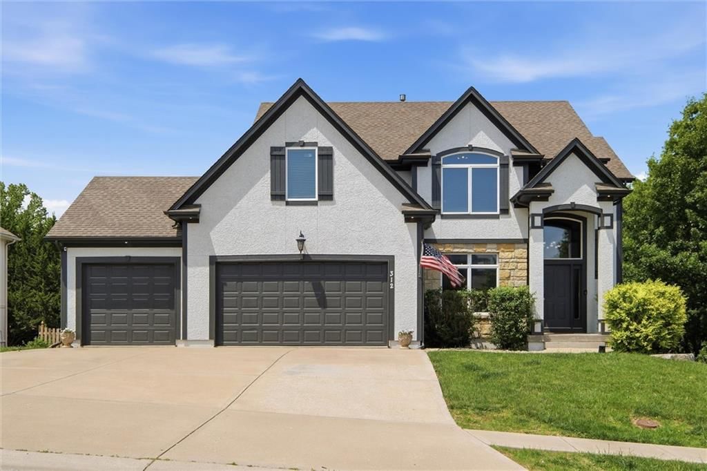 312 SE Battery Drive — photo 3