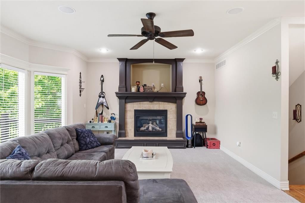 312 SE Battery Drive — photo 14