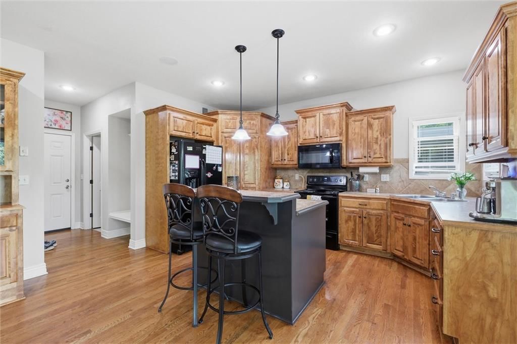 312 SE Battery Drive — photo 18