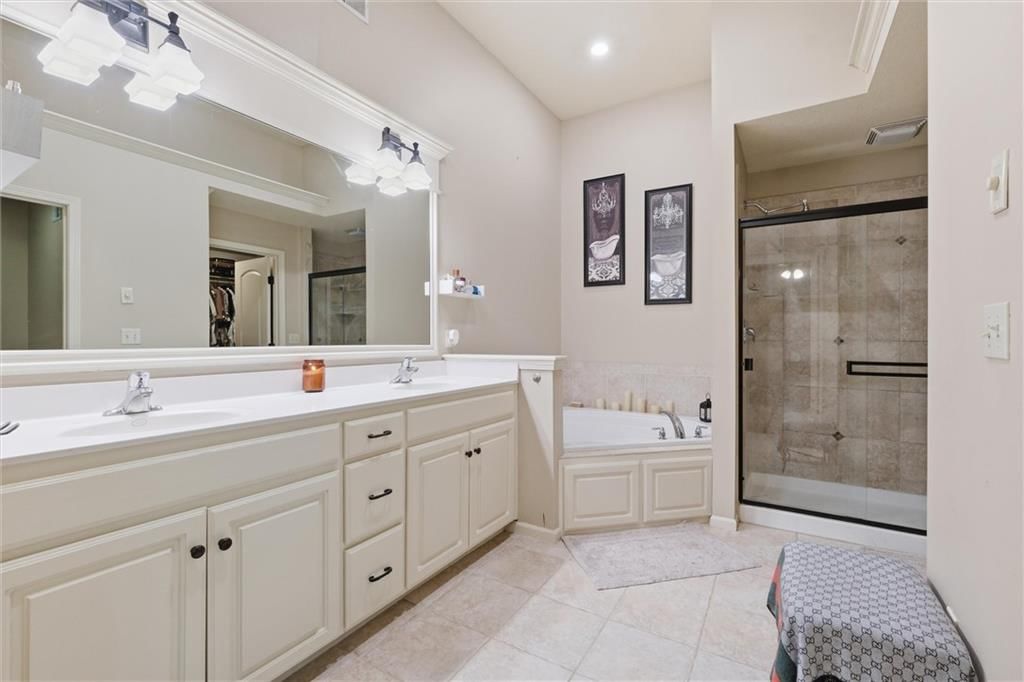 312 SE Battery Drive — photo 24