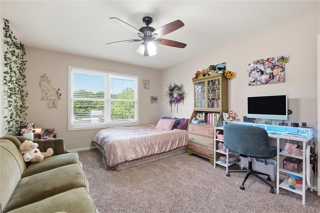 312 SE Battery Drive — photo 30