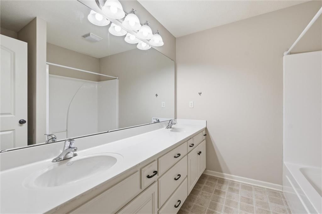 312 SE Battery Drive — photo 31