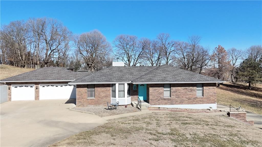 9 SE Hilltop Terrace Road, St Joseph, MO