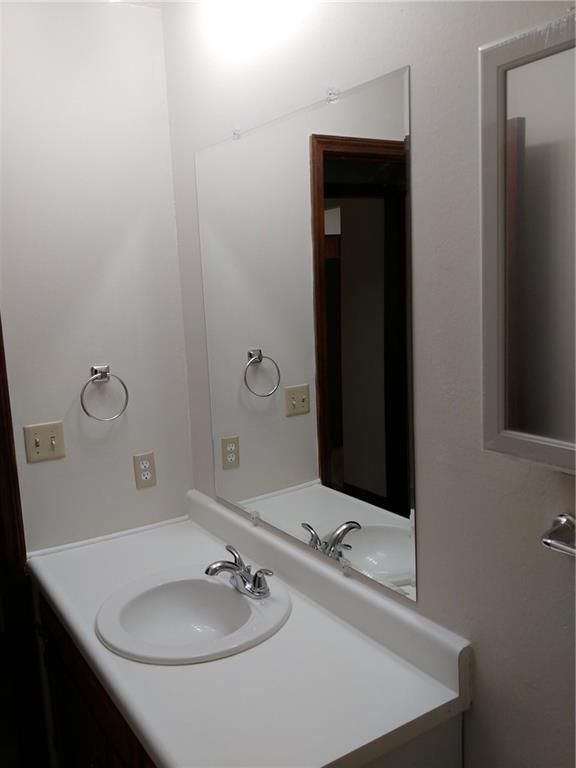 7423 & 7425 Englewood Lane — photo 7