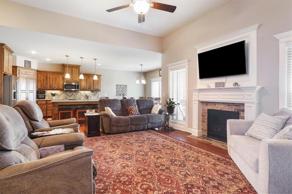 706 Crestridge Drive — photo 4