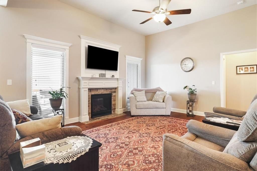 706 Crestridge Drive — photo 5