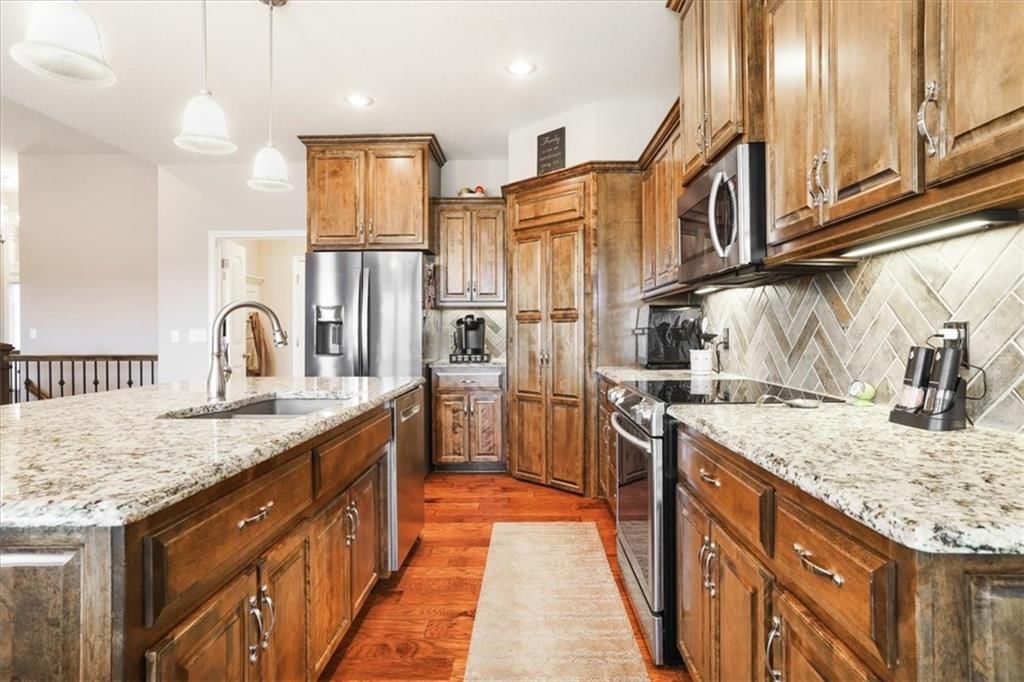706 Crestridge Drive — photo 9