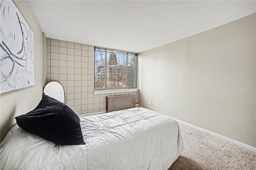 600 E 8th Street — photo 13
