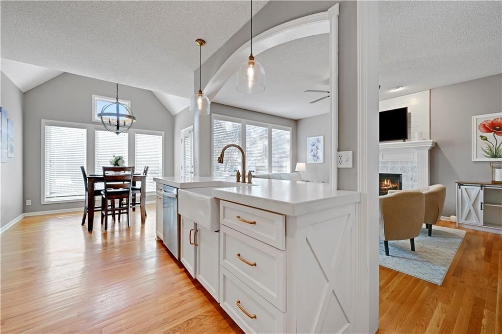 6047 Theden Street — photo 12