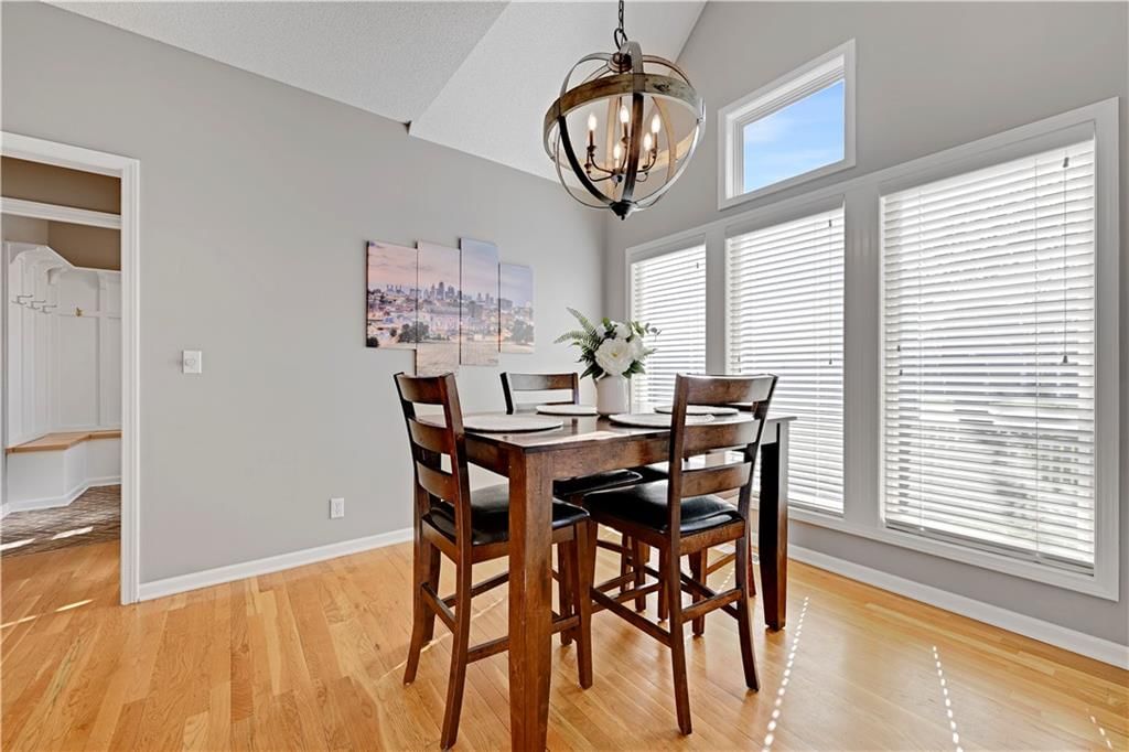 6047 Theden Street — photo 13