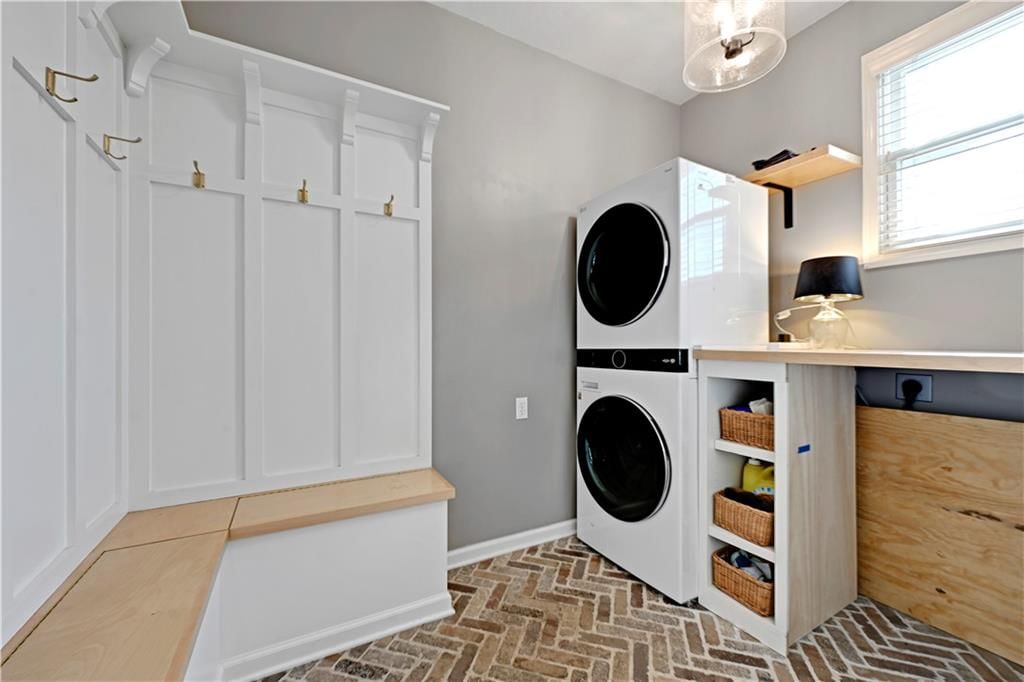 6047 Theden Street — photo 14