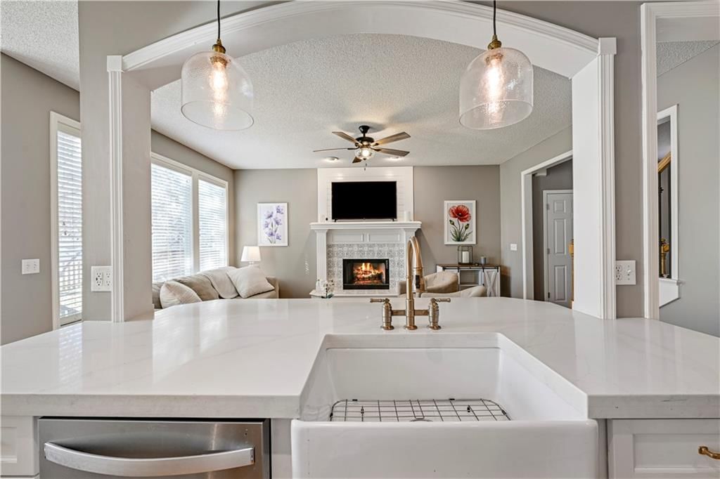 6047 Theden Street — photo 16