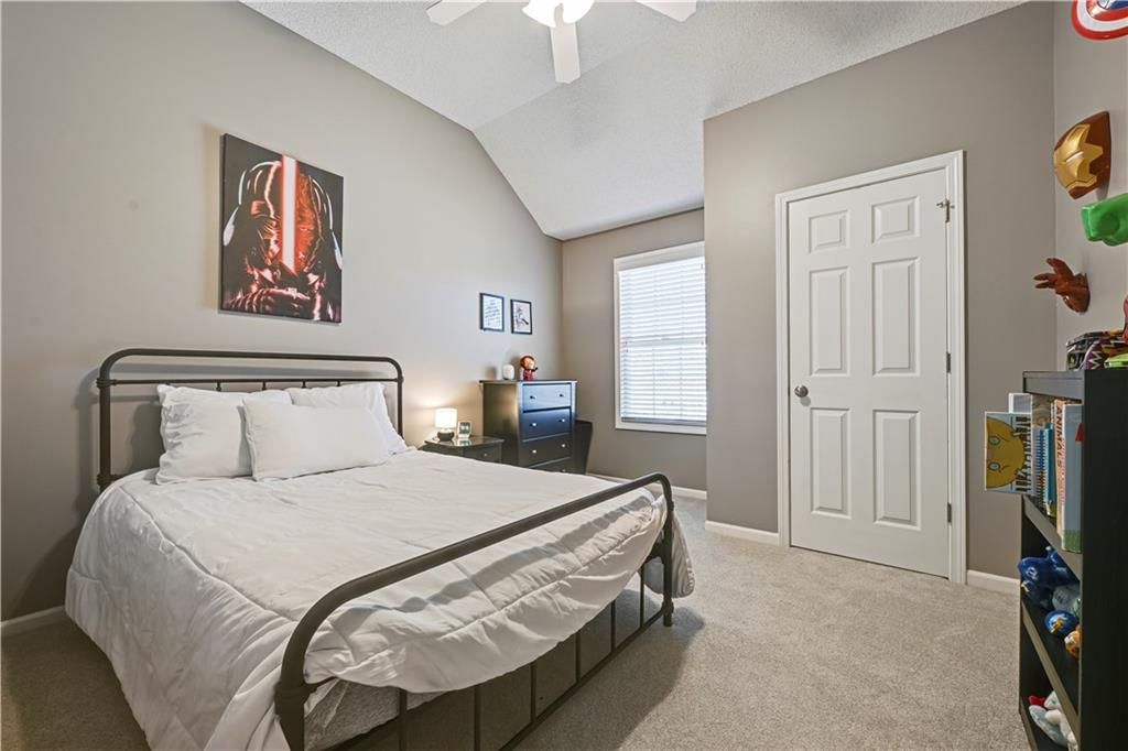 6047 Theden Street — photo 18