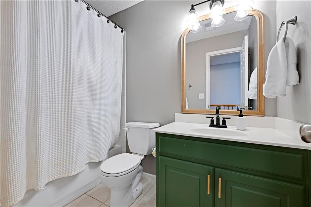 6047 Theden Street — photo 21