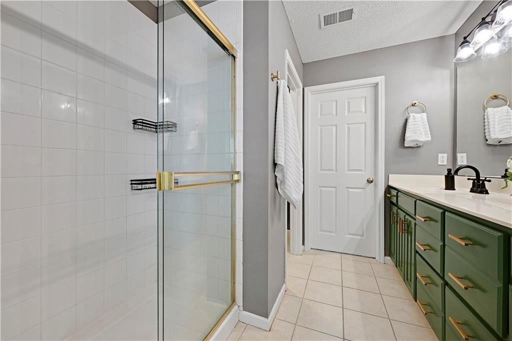 6047 Theden Street — photo 26
